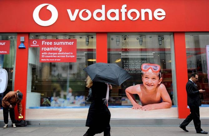 Vodafone inicia el encendido progresivo de la frecuencia para llevar el 5G a Vigo y A Coruña