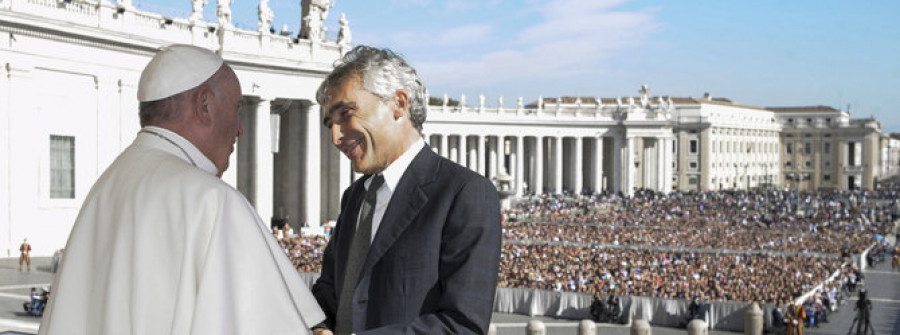 El papa arremete contra las empresas que pagan a sus trabajadores en negro