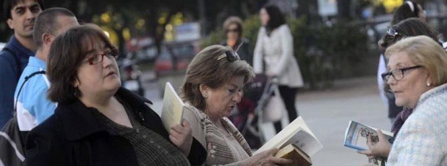 El libro sale a la calle para ganar aliados