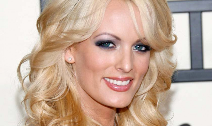 Stormy Daniels demanda a Trump para anular su pacto de silencio