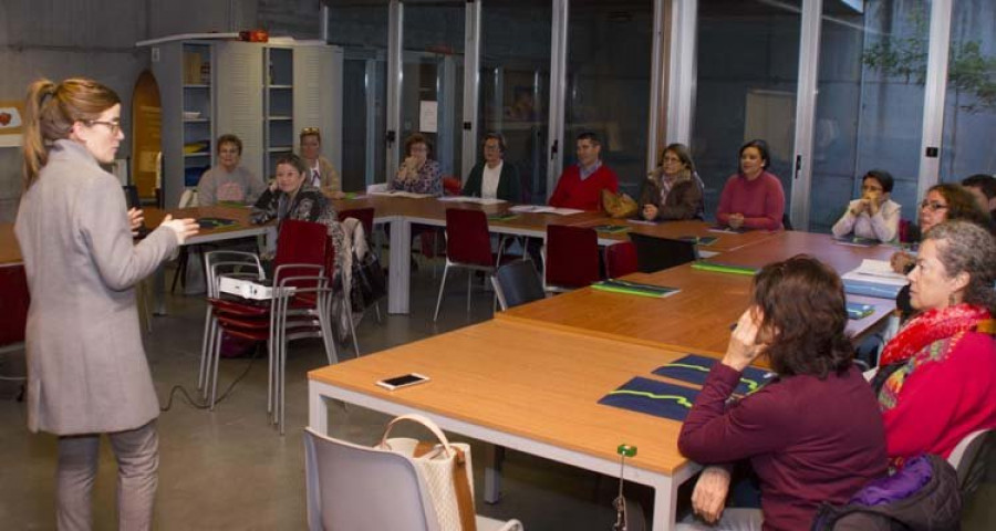 Afaco inaugura en  Os Mallos un curso sobre el alzheimer