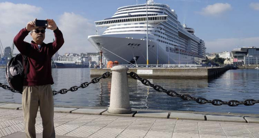 El gestor de la terminal
de cruceros pide la ampliación del muelle de transatlánticos 
para poder crecer