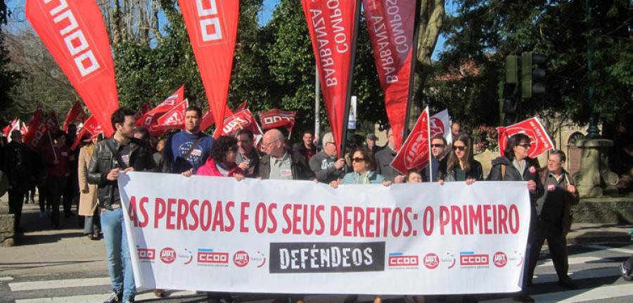 Centenares de personas protestan en las ciudades gallegas contra la precariedad laboral
