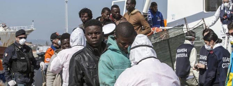 Guarda Costera italiana rescata en alta mar a 345 inmigrantes, 141 menores