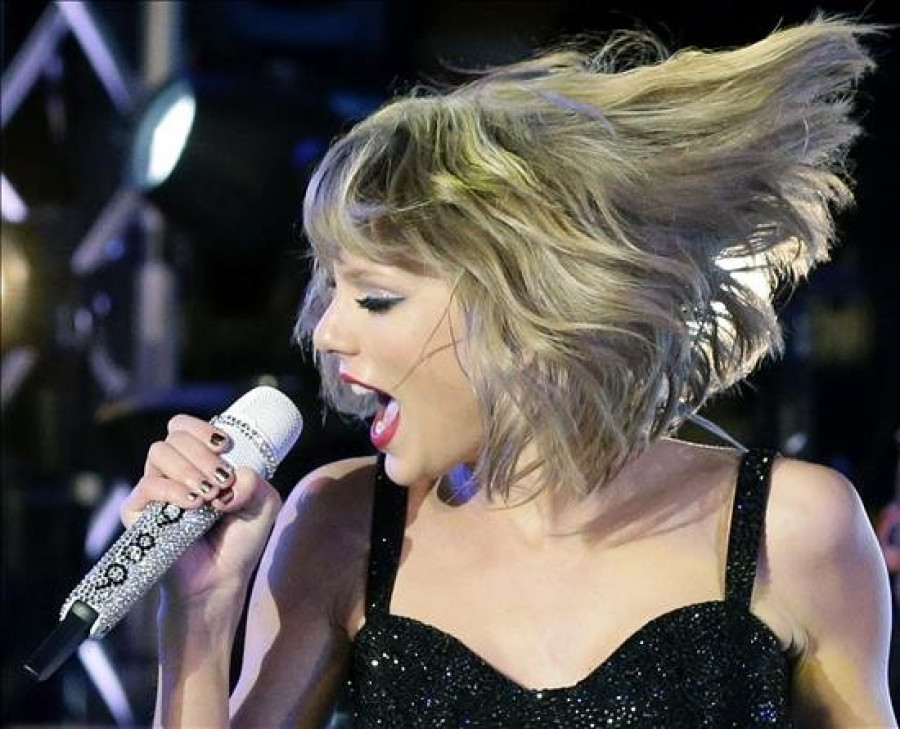 Taylor Swift, artista más popular del año para la industria discográfica