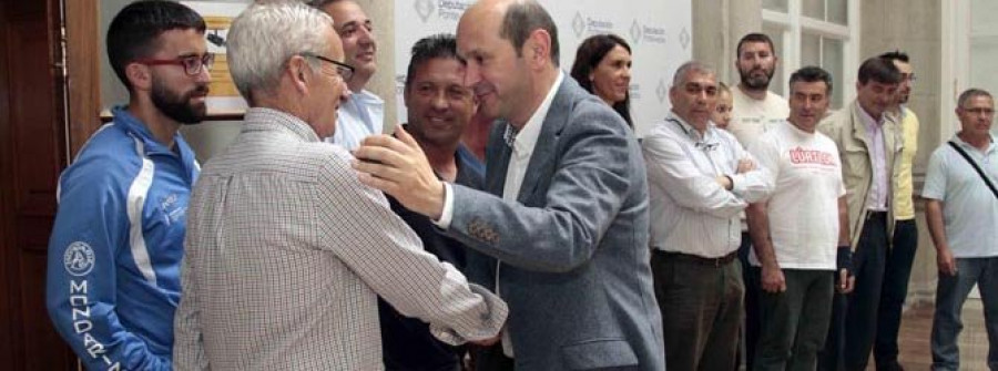 Louzán tiende la mano al BNG para conservar la presidencia de la Diputación de Pontevedra