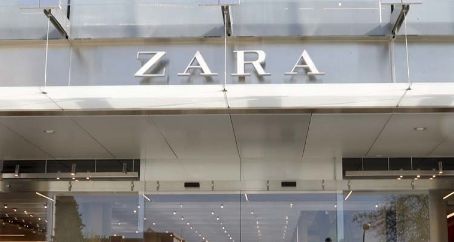 Inditex adelanta 
las rebajas al viernes en todas su marcas