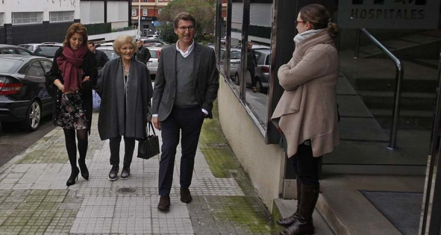 Nace en A Coruña Alberto, el primer hijo de Feijóo 
y Eva Cárdenas