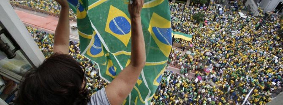 La oposición toma las calles en Brasil contra Rousseff y la corrupción