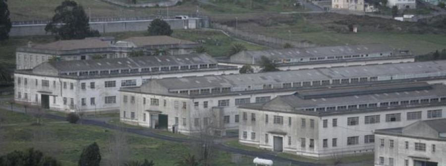 A Coruña pide "sensibilidad" con extrabajadores de la Fábrica de Armas