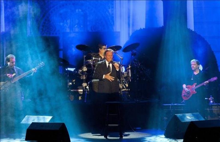 Julio Iglesias, Riky Martin y Alejandro Sanz,en Festival Starlite de Marbella