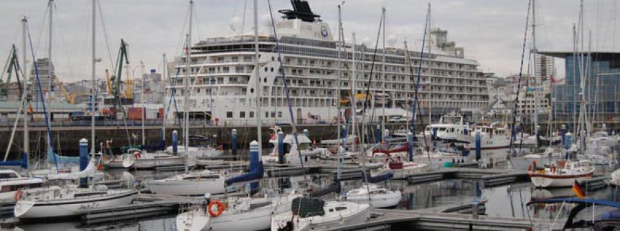 Tres grandes buques visitan la ciudad el fin de semana