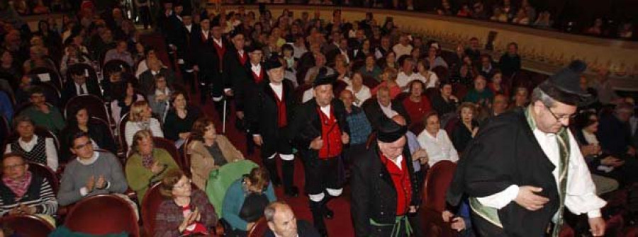 Coros, gaitas e flores para celebrar os cen anos das Irmandades