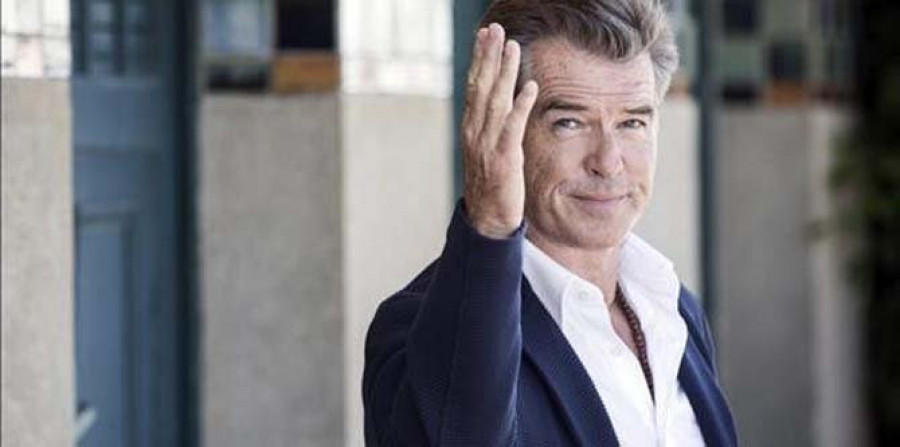 Pierce Brosnan propone un James Bond gay o negro para próximas entregas