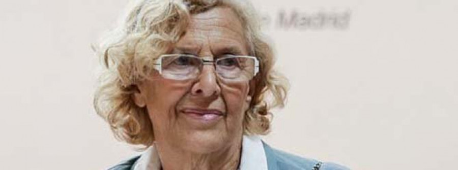 Carmena sugiere que los universitarios ayuden a barrer Madrid como un servicio social