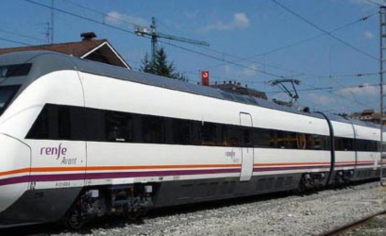 La modernización de la estación de tren de Monforte obliga a transportar viajeros por carretera