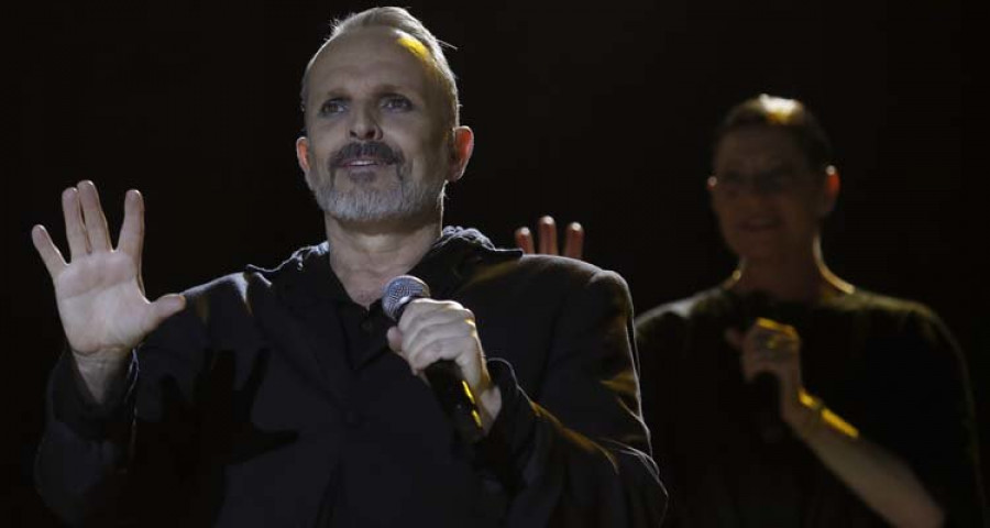 Miguel Bosé estará 
el día 6 de agosto en la plaza de María 
Pita dentro del programa de fiestas