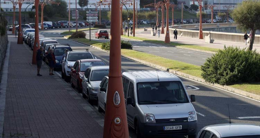 El Ayuntamiento desarrolla “bolsas” de aparcamiento en Monte Alto
