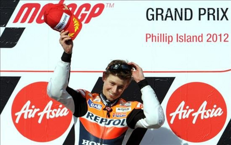 Casey Stoner se cae y se fractura la tibia y el omoplato