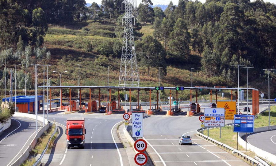 Cortes de tráfico en la autopista A Coruña-Carballo por la campaña de refuerzo del firme de la Xunta