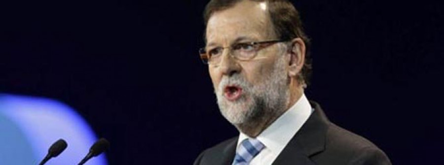 Rajoy clama contra “la España negra” de Podemos y el “radicalismo” catalán