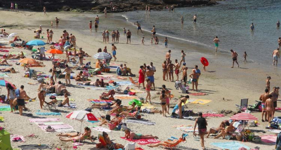 El sexto control del verano confirma la calidad del agua de los arenales de Sada