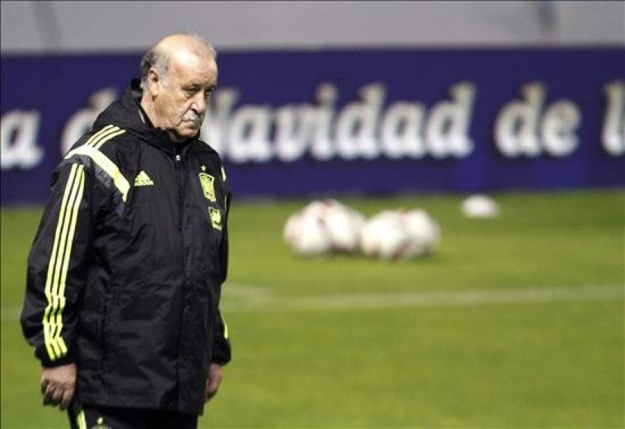 Del Bosque dice que el futuro de la selección es "prometedor" porque la cantera es fuerte