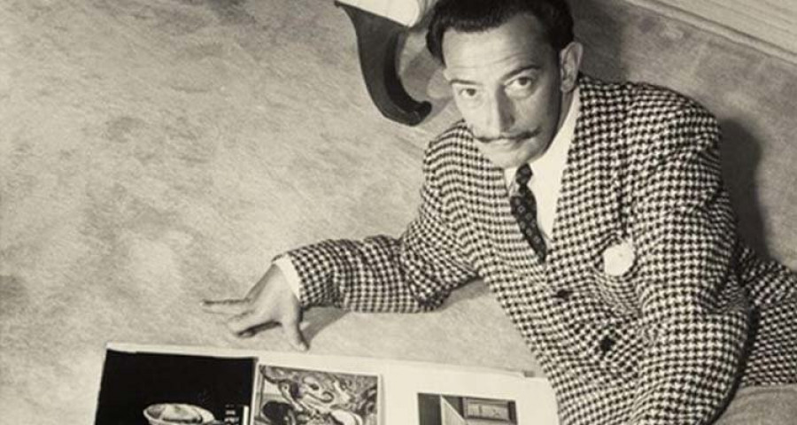 Ordenan exhumar el cadáver de Dalí para averiguar si es 
el padre de una gerundense