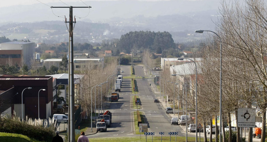 La Diputación creará una glorieta en la carretera entre Cambre y Guísamo