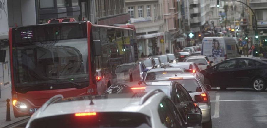 Tranvías denuncia que la avenida de Finisterre es la de tráfico más lento