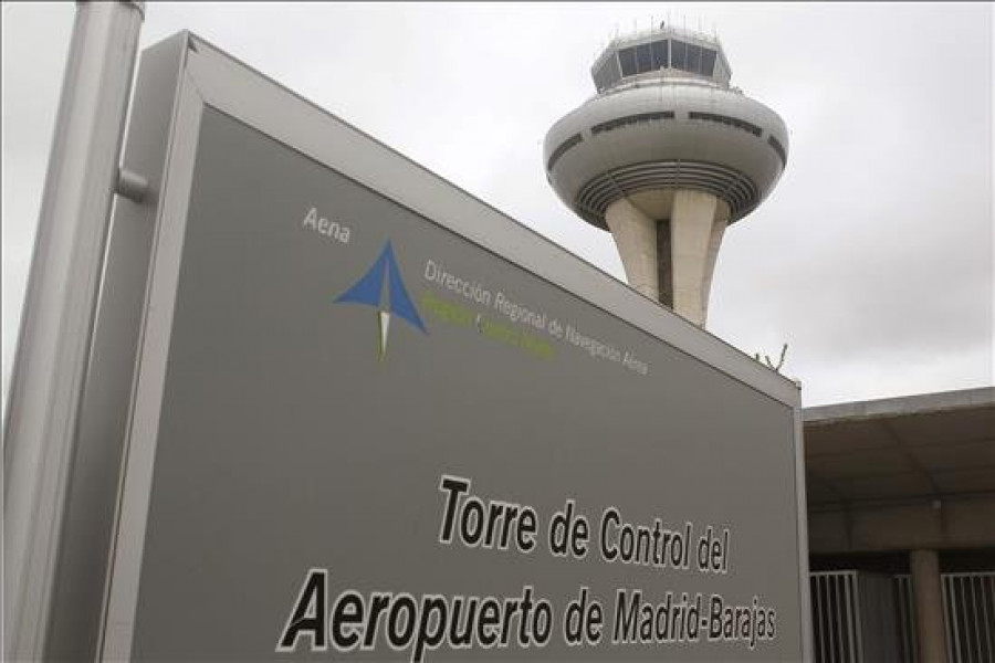 Los controladores aéreos renuncian a los paros en agosto