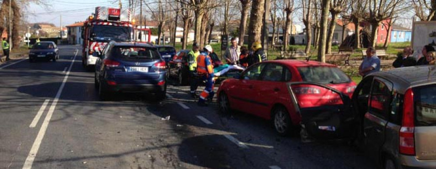 Rescatan del interior de su coche a un conductor que sufrió un accidente en Oza-Cesuras