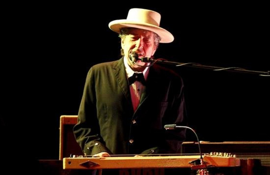 Bob Dylan versiona en su nuevo disco temas popularizados por Frank Sinatra
