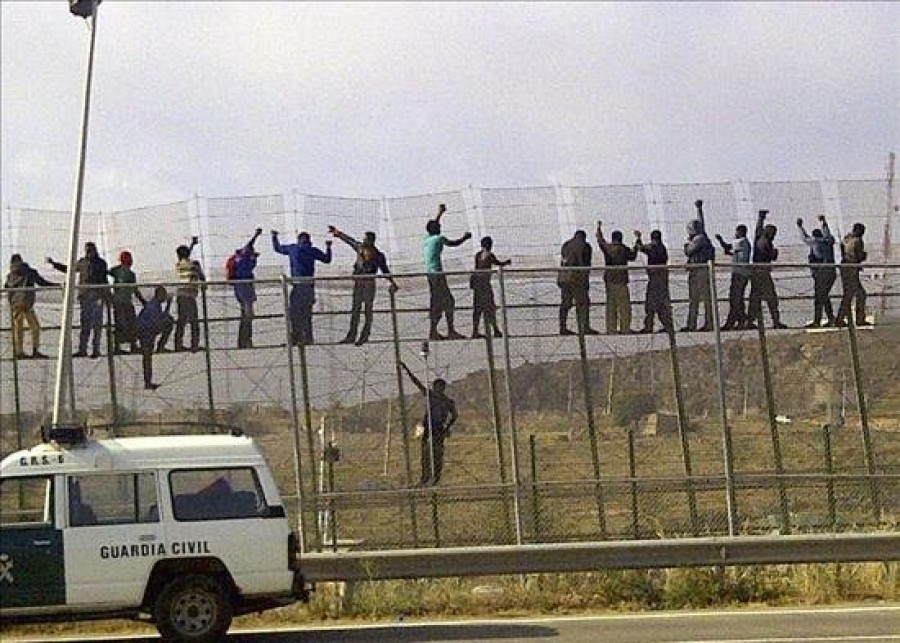Unos 200 inmigrantes protagonizan un nuevo intento de entrada a Melilla