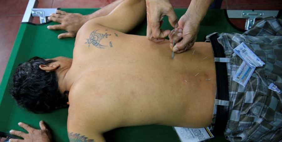 La mitad de los españoles confía en la acupuntura y la homeopatía