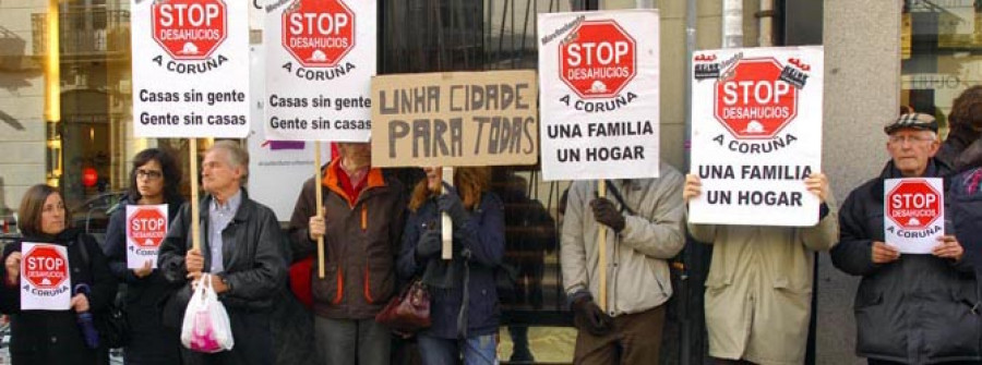 Cerca de 60 activistas de Stop Deshaucios se autoinculpan por el caso “Aurelia Rey”