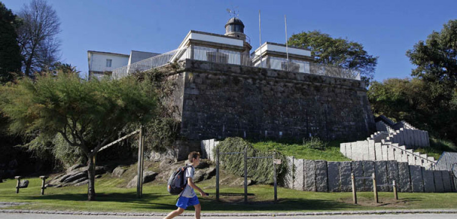 La Marea mantiene cerrado el faro de Oza pese a su promesa a los vecinos