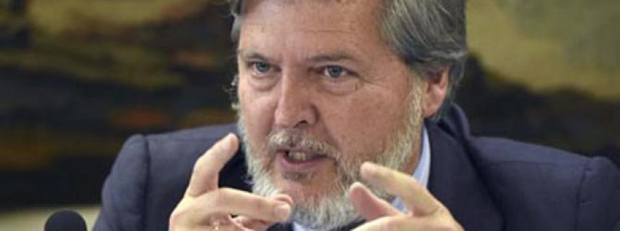 Rajoy destituye a Wert y nombre a Íñigo Méndez de Vigo nuevo responsable de Educación