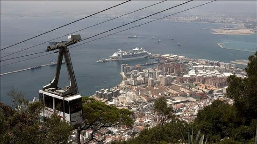 Hallan muertos a una pareja y dos niños apuñalados en una casa de Gibraltar