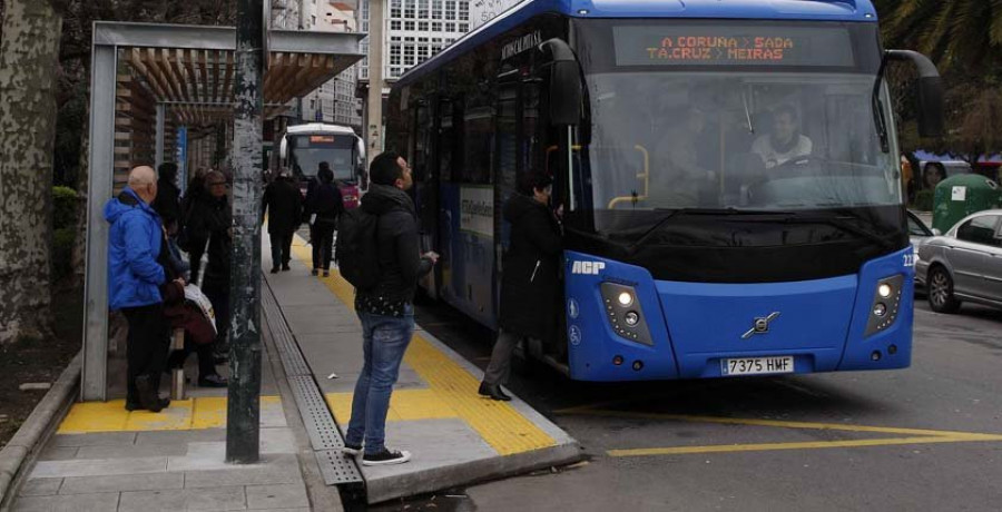 La Xunta pregunta a los usuarios por la llegada al centro de los autobuses