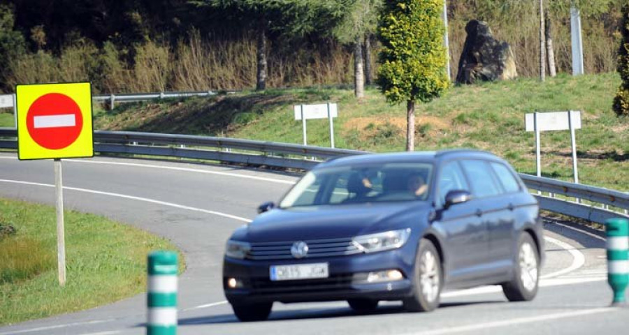 Investigan a un menor en Carral que conducía el vehículo de su madre