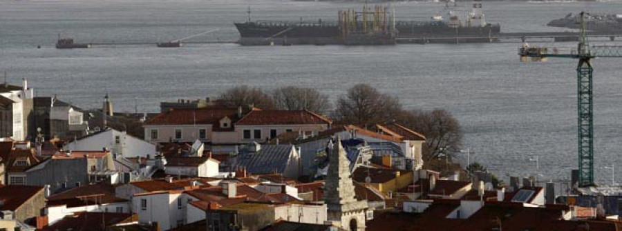 Las caídas de crudo y carbón llevan al Puerto a cerrar su balance en negativo