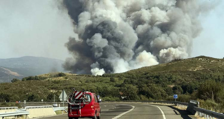 La Xunta destaca que este año se quemaron menos hectáreas de monte pese a que hubo 800 fuegos más