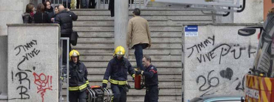 Un incendio en los lavabos obliga  a evacuar el IES Menéndez Pidal