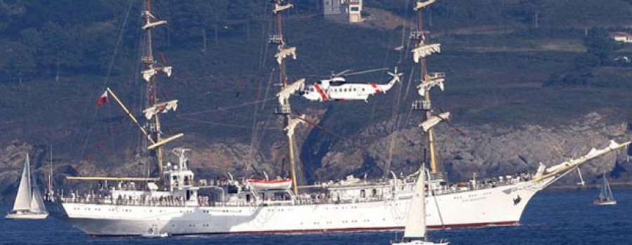 Los grandes veleros ya engalanan A Coruña