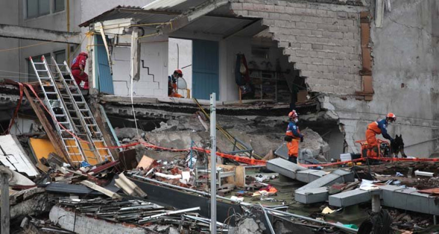 La familia del español atrapado bajo los escombros en México pide “coordinación” a las autoridades