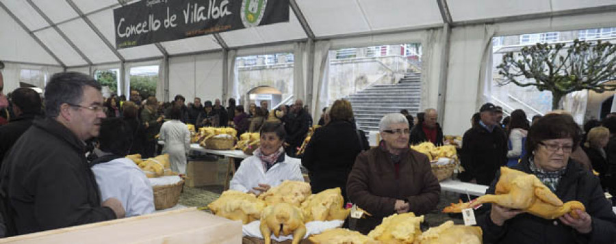 El capón de Vilalba y los gallos cruceños rivalizan a unos días de Nochebuena