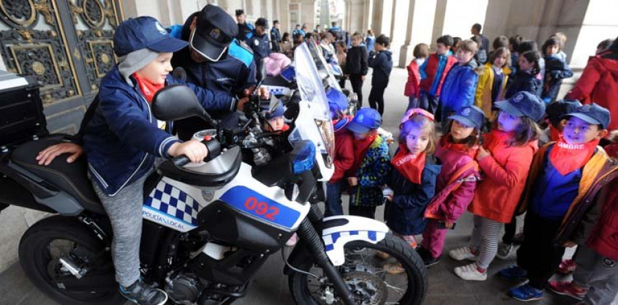 Ferreiro fomentará la faceta ecológica  y comunitaria de  la Policía Local