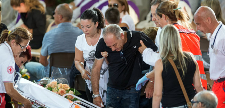 Los italianos homenajean con dolor a las víctimas del terremoto en un funeral de Estado