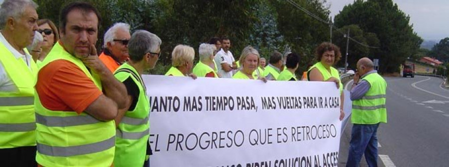 ABEGONDO - Denuncian trabas para llegar a casa por una línea contínua en Montouto